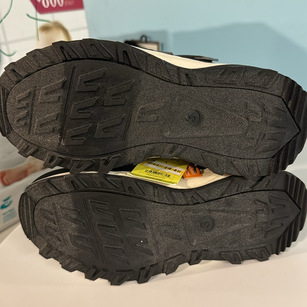 New - Boys' Arrow Hiker Winter Boots - All in Motion Jet Black 3 - Picture 7 of 7